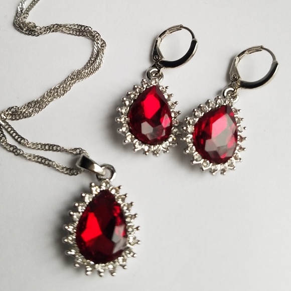 Swarovski Elements 925 Sterling Silver Garnet Red Earrings NEW - Picture 16 of 16